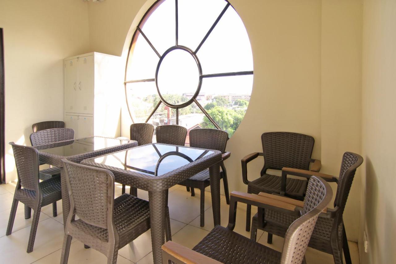 Spiral Suites Hotel Quezon City Exterior photo